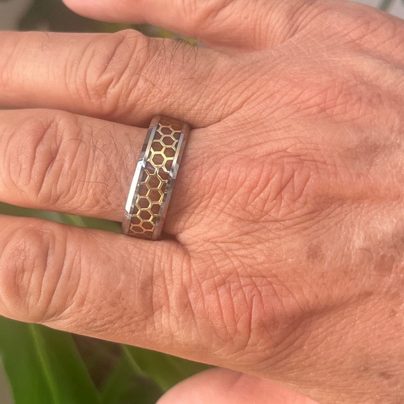 8MM HONEYCOMB CUT TUNGSTEN WEDDING BAND RING - Picture 6 of 11